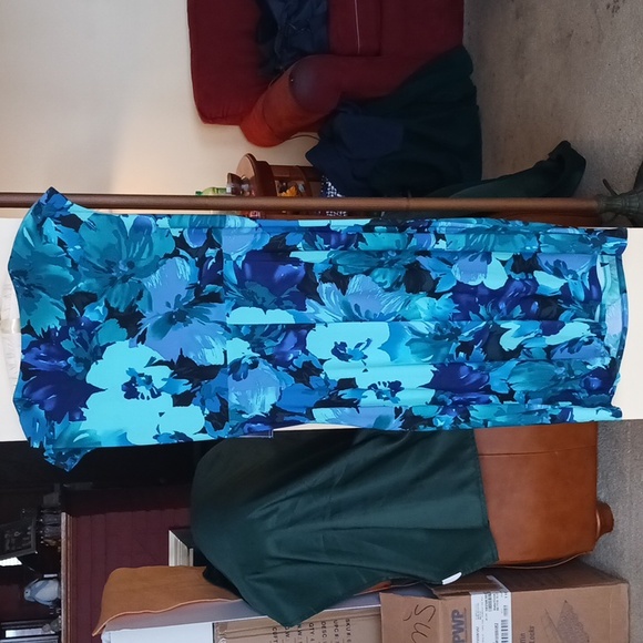 DRESS - Picture 3 of 4